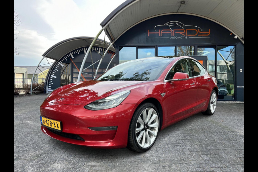 Tesla Model 3 Long Range AWD 75 kWh 87% SOH Trekhaak (1.000kg) Rijklaarprijs! Tesla Model 3 Long Range AWD 75 kWh 87% SOH Trekhaak (1.000kg) Rijklaarprijs!