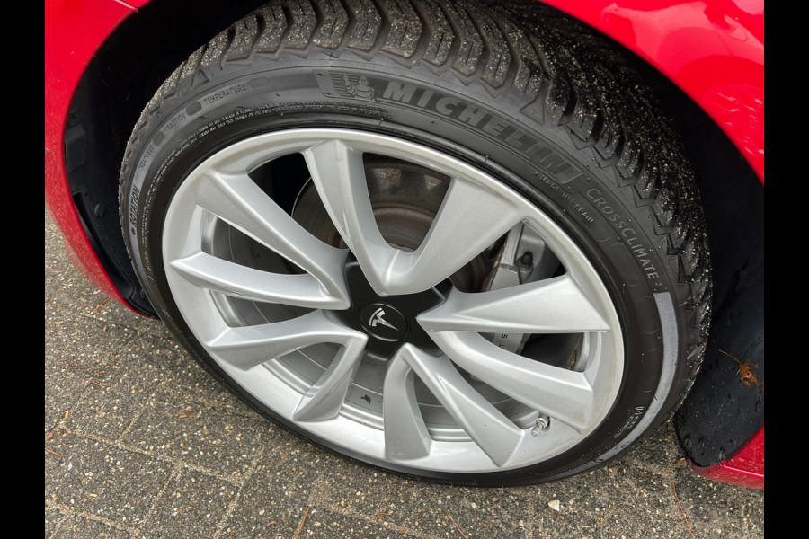 Tesla Model 3 Long Range AWD 75 kWh 87% SOH Trekhaak (1.000kg) Rijklaarprijs! Tesla Model 3 Long Range AWD 75 kWh 87% SOH Trekhaak (1.000kg) Rijklaarprijs!