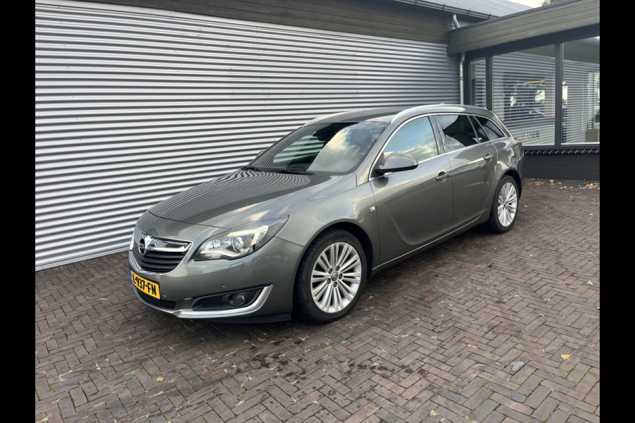 Opel Insignia Sports Tourer 1.6 CDTI EF Cosmo Opel Insignia Sports Tourer 1.6 CDTI EF Cosmo