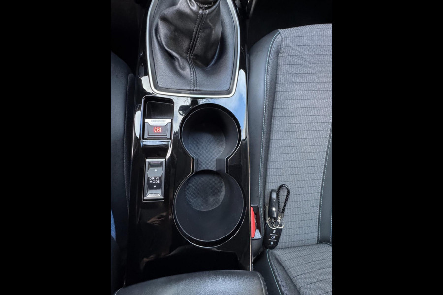 Peugeot 2008 1.2 PureTech Allure 131PK - Navigatie I LED/PDC I Achteruitrij camera I Airco I Sport velgen I Dealer onderhouden