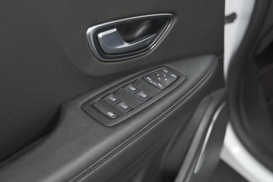 Renault Grand Scénic TCe 140 EDC Intens | 7 Zitplaatsen | Trekhaak | Camera | Dodehoekdetectie Renault Grand Scénic TCe 140 EDC Intens | 7 Zitplaatsen | Trekhaak | Camera | Dodehoekdetectie