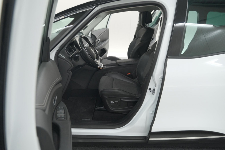 Renault Grand Scénic TCe 140 EDC Intens | 7 Zitplaatsen | Trekhaak | Camera | Dodehoekdetectie Renault Grand Scénic TCe 140 EDC Intens | 7 Zitplaatsen | Trekhaak | Camera | Dodehoekdetectie