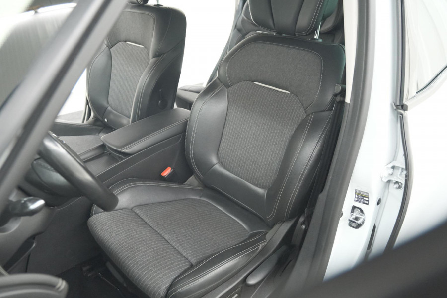 Renault Grand Scénic TCe 140 EDC Intens | 7 Zitplaatsen | Trekhaak | Camera | Dodehoekdetectie Renault Grand Scénic TCe 140 EDC Intens | 7 Zitplaatsen | Trekhaak | Camera | Dodehoekdetectie