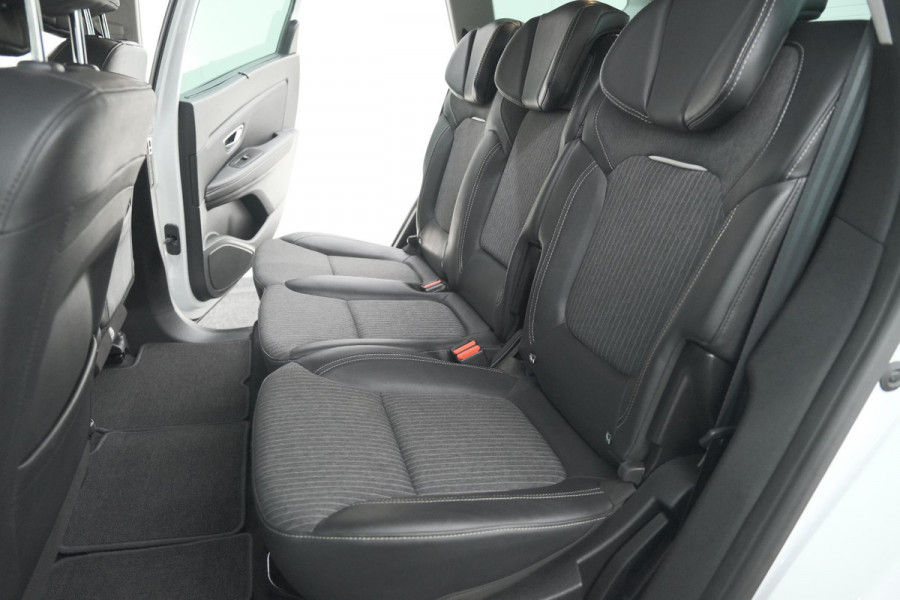 Renault Grand Scénic TCe 140 EDC Intens | 7 Zitplaatsen | Trekhaak | Camera | Dodehoekdetectie Renault Grand Scénic TCe 140 EDC Intens | 7 Zitplaatsen | Trekhaak | Camera | Dodehoekdetectie