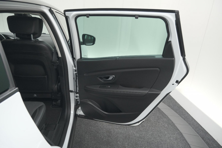 Renault Grand Scénic TCe 140 EDC Intens | 7 Zitplaatsen | Trekhaak | Camera | Dodehoekdetectie Renault Grand Scénic TCe 140 EDC Intens | 7 Zitplaatsen | Trekhaak | Camera | Dodehoekdetectie