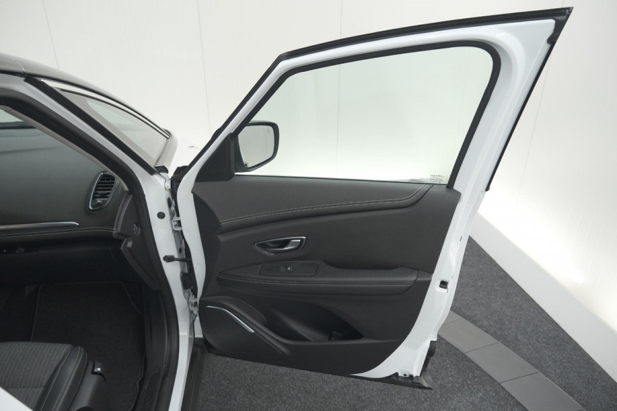 Renault Grand Scénic TCe 140 EDC Intens | 7 Zitplaatsen | Trekhaak | Camera | Dodehoekdetectie Renault Grand Scénic TCe 140 EDC Intens | 7 Zitplaatsen | Trekhaak | Camera | Dodehoekdetectie