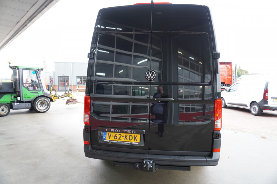 Volkswagen Crafter 30 2.0 TDI 141PK L3H3 Exclusive Automaat nr. V165 | Climate | Adap.Cruise | Navi | Camera