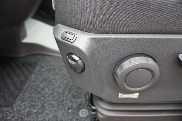 Volkswagen Crafter 30 2.0 TDI 141PK L3H3 Exclusive Automaat nr. V165 | Climate | Adap.Cruise | Navi | Camera