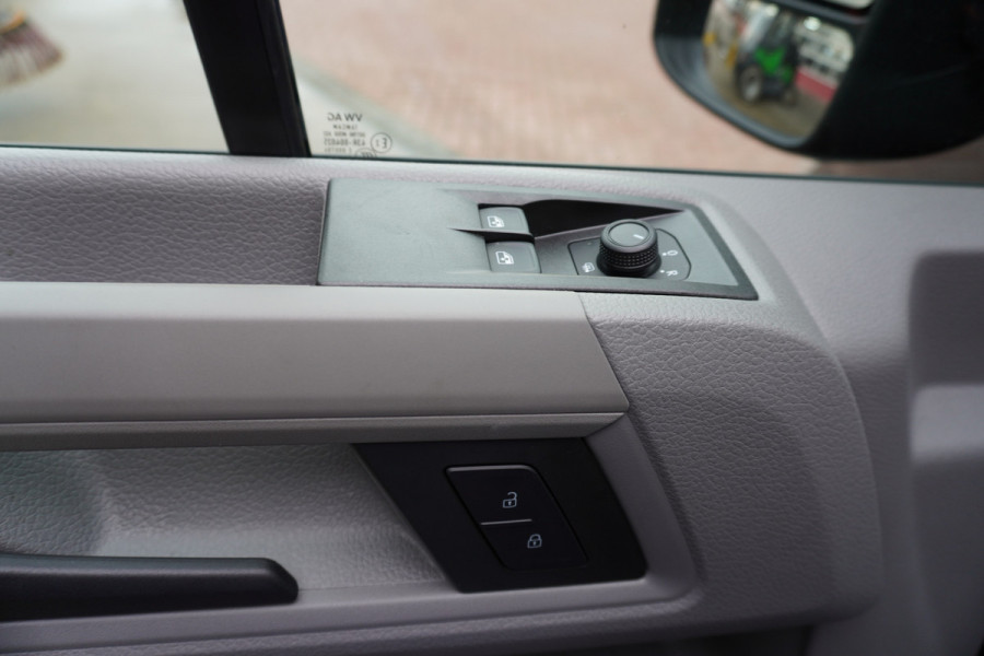 Volkswagen Crafter 30 2.0 TDI 141PK L3H3 Exclusive Automaat nr. V165 | Climate | Adap.Cruise | Navi | Camera