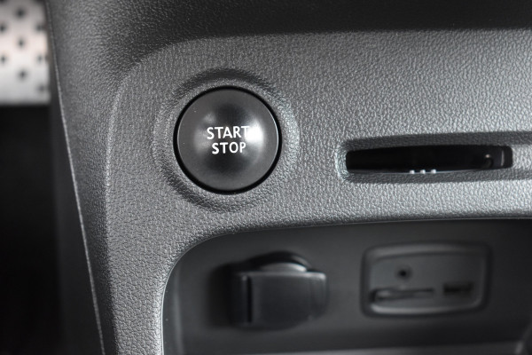 Renault Captur 1.2 TCe Initiale Paris Automaat leer Navi 13000 km Hoge instap Renault Captur 1.2 TCe Initiale Paris Automaat leer Navi 13000 km Hoge instap