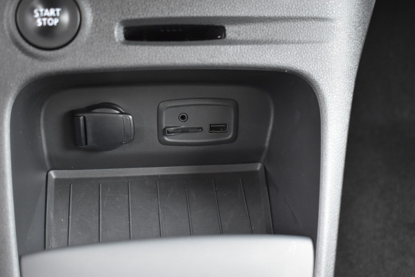 Renault Captur 1.2 TCe Initiale Paris Automaat leer Navi 13000 km Hoge instap Renault Captur 1.2 TCe Initiale Paris Automaat leer Navi 13000 km Hoge instap