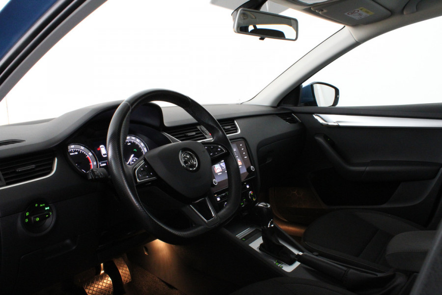 Škoda Octavia Combi 1.0 TSI Greentech Ambition > Automaat/trekhaak/cruise control... Škoda Octavia Combi 1.0 TSI Greentech Ambition > Automaat/trekhaak/cruise control...