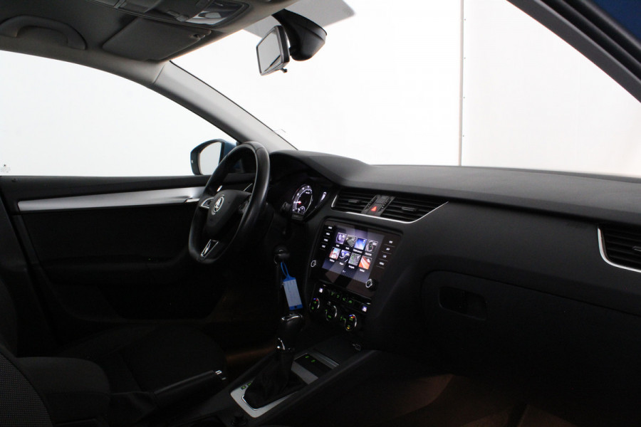 Škoda Octavia Combi 1.0 TSI Greentech Ambition > Automaat/trekhaak/cruise control... Škoda Octavia Combi 1.0 TSI Greentech Ambition > Automaat/trekhaak/cruise control...