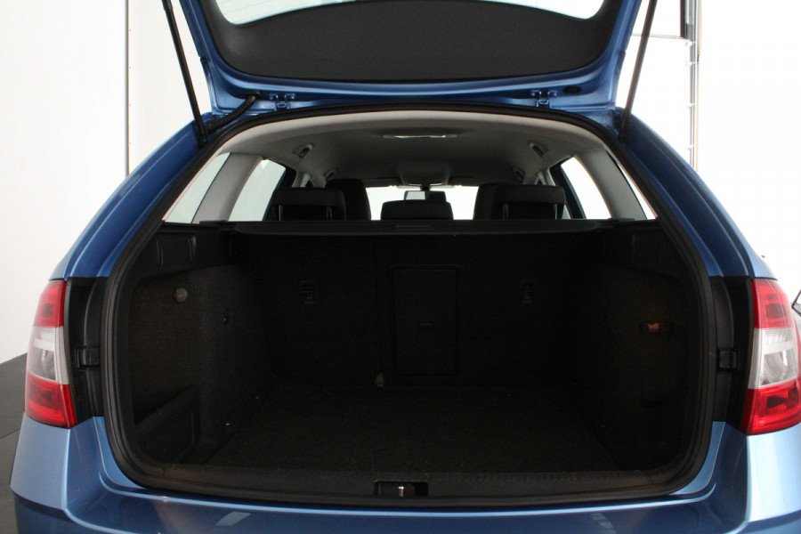 Škoda Octavia Combi 1.0 TSI Greentech Ambition > Automaat/trekhaak/cruise control... Škoda Octavia Combi 1.0 TSI Greentech Ambition > Automaat/trekhaak/cruise control...