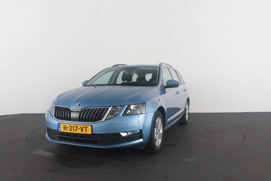 Škoda Octavia Combi 1.0 TSI Greentech Ambition > Automaat/trekhaak/cruise control... Škoda Octavia Combi 1.0 TSI Greentech Ambition > Automaat/trekhaak/cruise control...