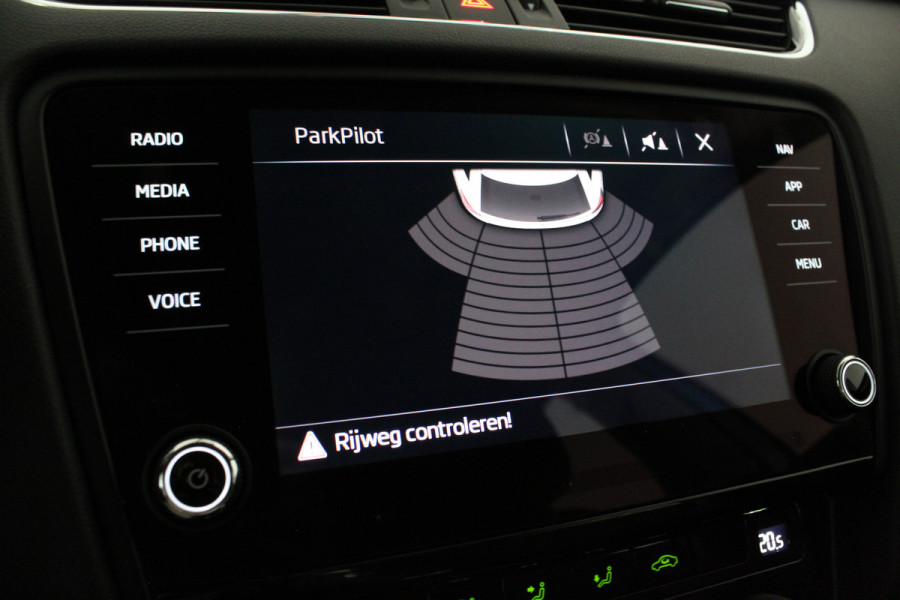 Škoda Octavia Combi 1.0 TSI Greentech Ambition > Automaat/trekhaak/cruise control... Škoda Octavia Combi 1.0 TSI Greentech Ambition > Automaat/trekhaak/cruise control...