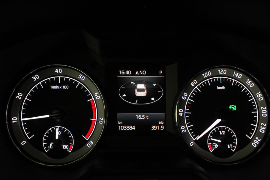 Škoda Octavia Combi 1.0 TSI Greentech Ambition > Automaat/trekhaak/cruise control... Škoda Octavia Combi 1.0 TSI Greentech Ambition > Automaat/trekhaak/cruise control...