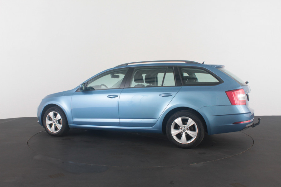 Škoda Octavia Combi 1.0 TSI Greentech Ambition > Automaat/trekhaak/cruise control... Škoda Octavia Combi 1.0 TSI Greentech Ambition > Automaat/trekhaak/cruise control...