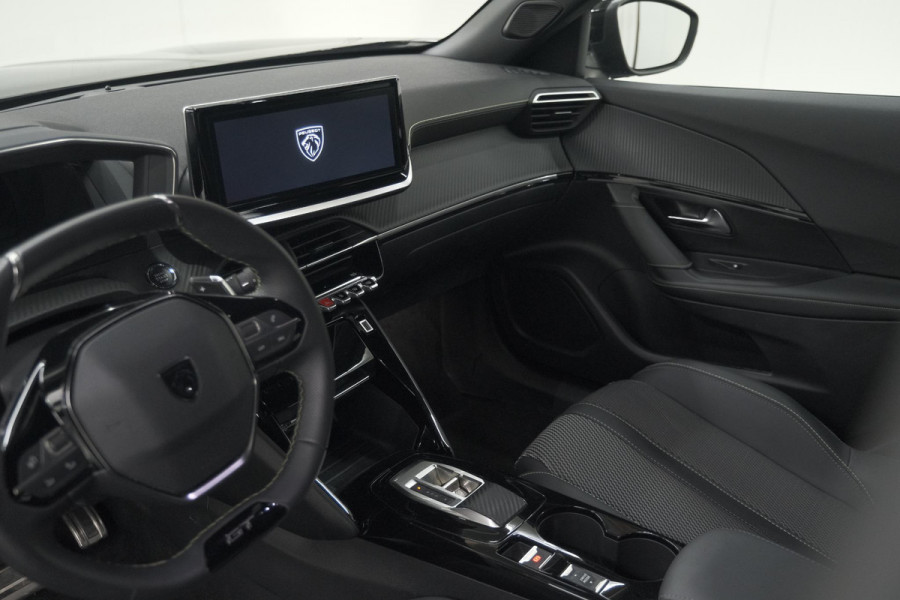 Peugeot 2008 PureTech 130 EAT8 GT | Camera | Apple Carplay | Parkeersensoren | 3D Display | Draadloos Telefoon Oplader