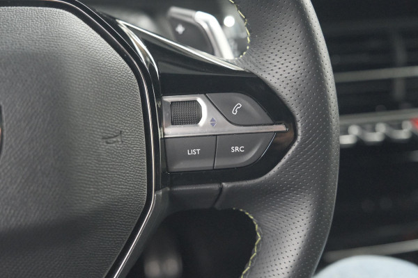 Peugeot 2008 PureTech 130 EAT8 GT | Camera | Apple Carplay | Parkeersensoren | 3D Display | Draadloos Telefoon Oplader