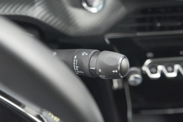 Peugeot 2008 PureTech 130 EAT8 GT | Camera | Apple Carplay | Parkeersensoren | 3D Display | Draadloos Telefoon Oplader