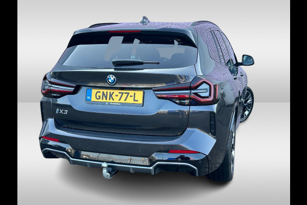 BMW iX3 High Executive Edition 80 kWh / Trekhaak / Panoramadak / 360Camera / Head-up / 20'' / Leder / Harman Kardon / Sfeerverlichting / Dodehoek / DAB / Stuur+Stoelverwarming / ACC BMW iX3 High Executive Edition 80 kWh / Trekhaak / Panoramadak / 360Camera / Head-up / 20'' / Leder / Harman Kardon / Sfeerverlichting / Dodehoek / DAB / Stuur+Stoelverwarming / ACC
