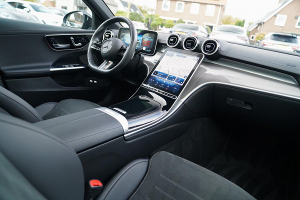 Mercedes-Benz C-Klasse 300 e star Edition AMG Line Plus | Panorama | Carbon | Camera | LED koplampen | Memory | sfeerverlichting