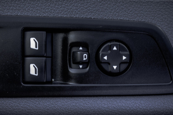 Peugeot Expert **2.0 BlueHDI | L2H1 | Euro 6 | 123 PK | Cruise | Airco | Trekhaak** Peugeot Expert **2.0 BlueHDI | L2H1 | Euro 6 | 123 PK | Cruise | Airco | Trekhaak**