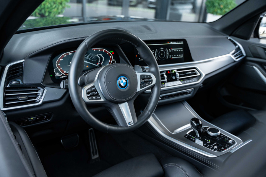 BMW X5 xDrive45e High Executive - M-Sport | Panorama | Elek. trekhaak | Luchtvering BMW X5 xDrive45e High Executive - M-Sport | Panorama | Elek. trekhaak | Luchtvering