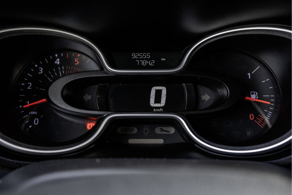 Renault Trafic **2.0 dCi L2H1 | 120 PK | Euro 6 | 5-Persoons | Cruise | Airco | DC** Renault Trafic **2.0 dCi L2H1 | 120 PK | Euro 6 | 5-Persoons | Cruise | Airco | DC**