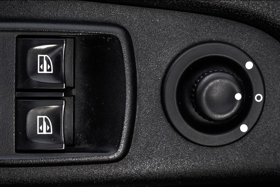 Renault Trafic **2.0 dCi L2H1 | 120 PK | Euro 6 | 5-Persoons | Cruise | Airco | DC** Renault Trafic **2.0 dCi L2H1 | 120 PK | Euro 6 | 5-Persoons | Cruise | Airco | DC**