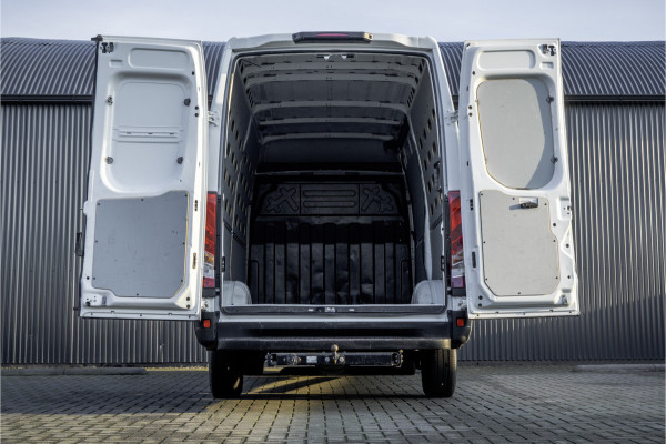 Iveco Daily **35S14V 2.3 L2H2 | Automaat | Euro 6 | Cruise | Climate | 3500 KG Trekgewicht | Trekhaak** Iveco Daily **35S14V 2.3 L2H2 | Automaat | Euro 6 | Cruise | Climate | 3500 KG Trekgewicht | Trekhaak**