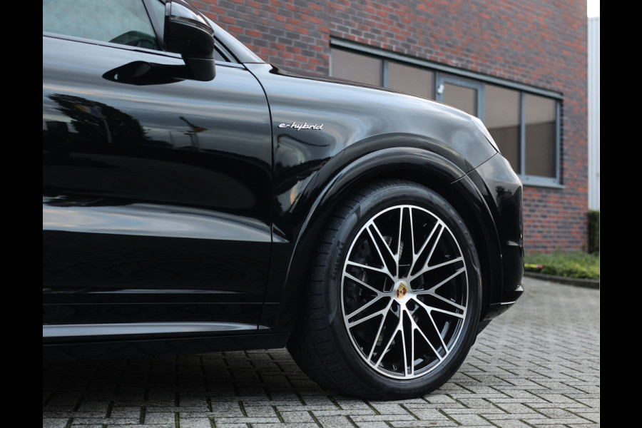 Porsche Cayenne Coupé 3.0 E-Hybrid | Pano - HUD - Sport Chrono Porsche Cayenne Coupé 3.0 E-Hybrid | Pano - HUD - Sport Chrono