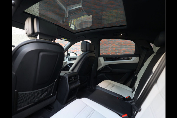Porsche Cayenne Coupé 3.0 E-Hybrid | Pano - HUD - Sport Chrono Porsche Cayenne Coupé 3.0 E-Hybrid | Pano - HUD - Sport Chrono
