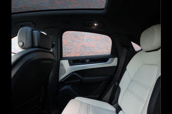 Porsche Cayenne Coupé 3.0 E-Hybrid | Pano - HUD - Sport Chrono Porsche Cayenne Coupé 3.0 E-Hybrid | Pano - HUD - Sport Chrono