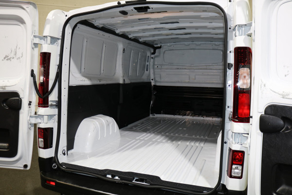 Nissan Primastar 2.0 dCi 130pk L2 H1 Airco Navigatie Camera Trekhaak