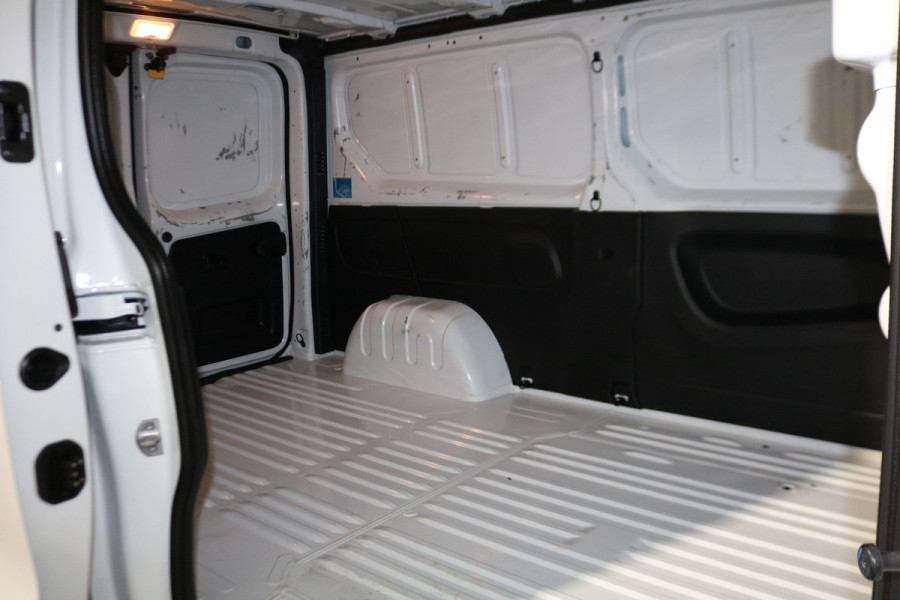 Nissan Primastar 2.0 dCi 130pk L2 H1 Airco Navigatie Camera Trekhaak