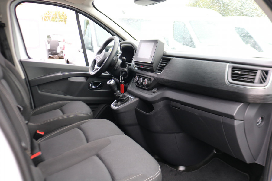 Nissan Primastar 2.0 dCi 130pk L2 H1 Airco Navigatie Camera Trekhaak