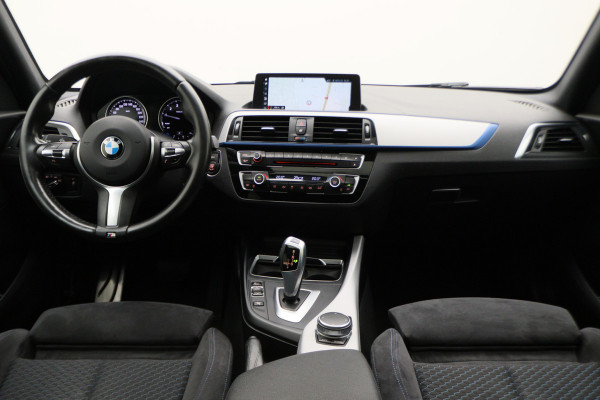 BMW 1-serie 118i Executive M Sport Automaat Schuif-/kanteldak, Camera, Navigatie, Climate, LED, 18" BMW 1-serie 118i Executive M Sport Automaat Schuif-/kanteldak, Camera, Navigatie, Climate, LED, 18"