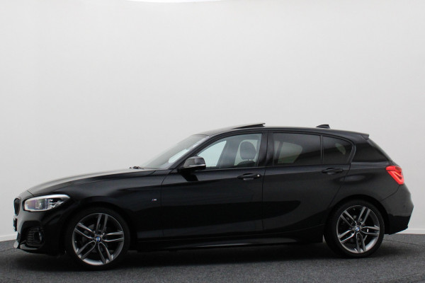 BMW 1-serie 118i Executive M Sport Automaat Schuif-/kanteldak, Camera, Navigatie, Climate, LED, 18" BMW 1-serie 118i Executive M Sport Automaat Schuif-/kanteldak, Camera, Navigatie, Climate, LED, 18"