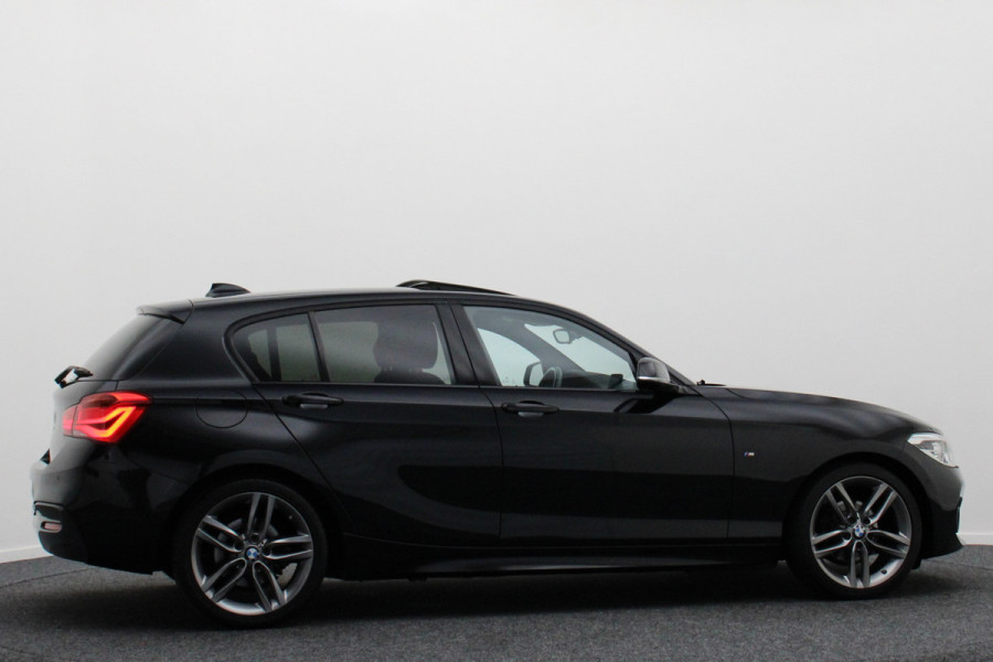 BMW 1-serie 118i Executive M Sport Automaat Schuif-/kanteldak, Camera, Navigatie, Climate, LED, 18" BMW 1-serie 118i Executive M Sport Automaat Schuif-/kanteldak, Camera, Navigatie, Climate, LED, 18"