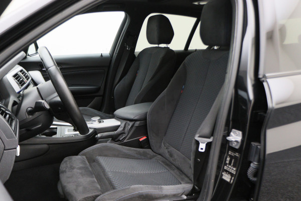 BMW 1-serie 118i Executive M Sport Automaat Schuif-/kanteldak, Camera, Navigatie, Climate, LED, 18" BMW 1-serie 118i Executive M Sport Automaat Schuif-/kanteldak, Camera, Navigatie, Climate, LED, 18"