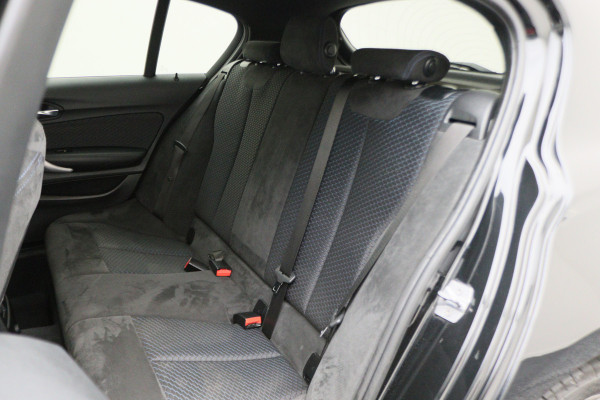 BMW 1-serie 118i Executive M Sport Automaat Schuif-/kanteldak, Camera, Navigatie, Climate, LED, 18" BMW 1-serie 118i Executive M Sport Automaat Schuif-/kanteldak, Camera, Navigatie, Climate, LED, 18"