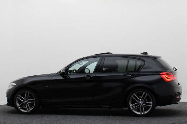 BMW 1-serie 118i Executive M Sport Automaat Schuif-/kanteldak, Camera, Navigatie, Climate, LED, 18" BMW 1-serie 118i Executive M Sport Automaat Schuif-/kanteldak, Camera, Navigatie, Climate, LED, 18"