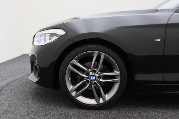 BMW 1-serie 118i Executive M Sport Automaat Schuif-/kanteldak, Camera, Navigatie, Climate, LED, 18" BMW 1-serie 118i Executive M Sport Automaat Schuif-/kanteldak, Camera, Navigatie, Climate, LED, 18"