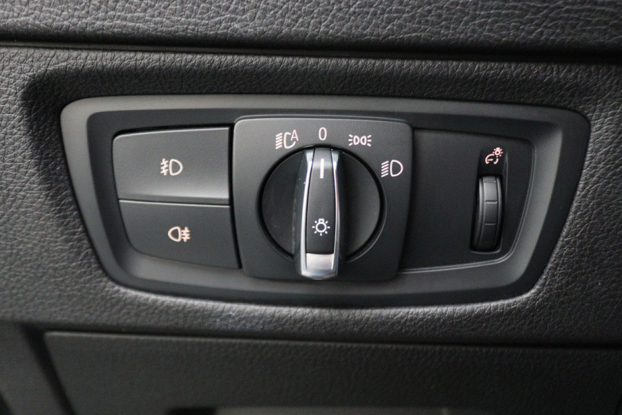 BMW 1-serie 118i Executive M Sport Automaat Schuif-/kanteldak, Camera, Navigatie, Climate, LED, 18" BMW 1-serie 118i Executive M Sport Automaat Schuif-/kanteldak, Camera, Navigatie, Climate, LED, 18"