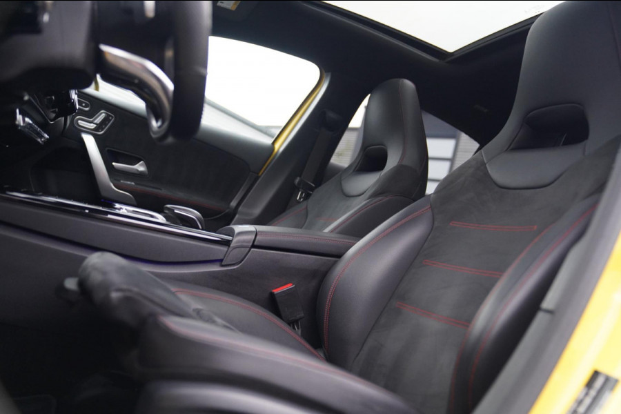 Mercedes-Benz A-Klasse 180 Premium Plus | AMG Pakket | Panorama | Leder/alcantara | Elektrisch verstelbare voorstoelen | LED | CAM Mercedes-Benz A-Klasse 180 Premium Plus | AMG Pakket | Panorama | Leder/alcantara | Elektrisch verstelbare voorstoelen | LED | CAM