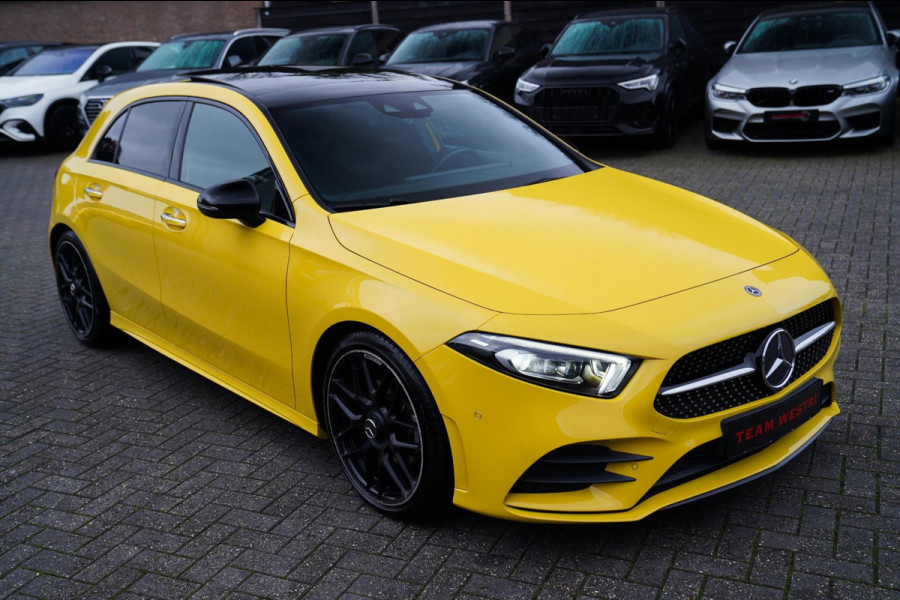 Mercedes-Benz A-Klasse 180 Premium Plus | AMG Pakket | Panorama | Leder/alcantara | Elektrisch verstelbare voorstoelen | LED | CAM Mercedes-Benz A-Klasse 180 Premium Plus | AMG Pakket | Panorama | Leder/alcantara | Elektrisch verstelbare voorstoelen | LED | CAM