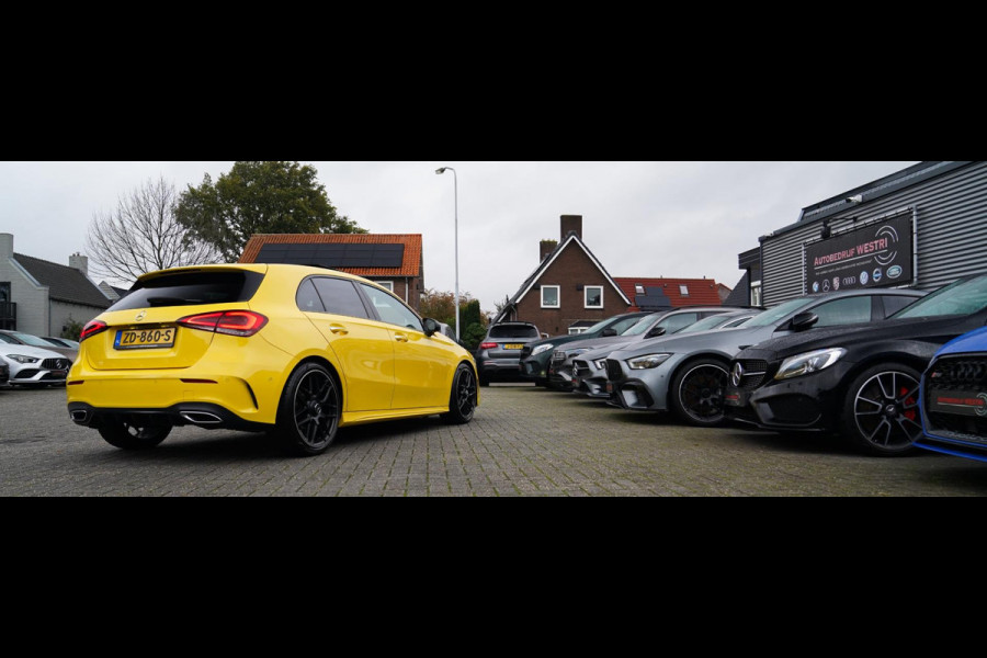 Mercedes-Benz A-Klasse 180 Premium Plus | AMG Pakket | Panorama | Leder/alcantara | Elektrisch verstelbare voorstoelen | LED | CAM Mercedes-Benz A-Klasse 180 Premium Plus | AMG Pakket | Panorama | Leder/alcantara | Elektrisch verstelbare voorstoelen | LED | CAM