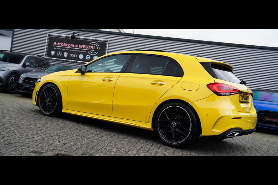 Mercedes-Benz A-Klasse 180 Premium Plus | AMG Pakket | Panorama | Leder/alcantara | Elektrisch verstelbare voorstoelen | LED | CAM Mercedes-Benz A-Klasse 180 Premium Plus | AMG Pakket | Panorama | Leder/alcantara | Elektrisch verstelbare voorstoelen | LED | CAM